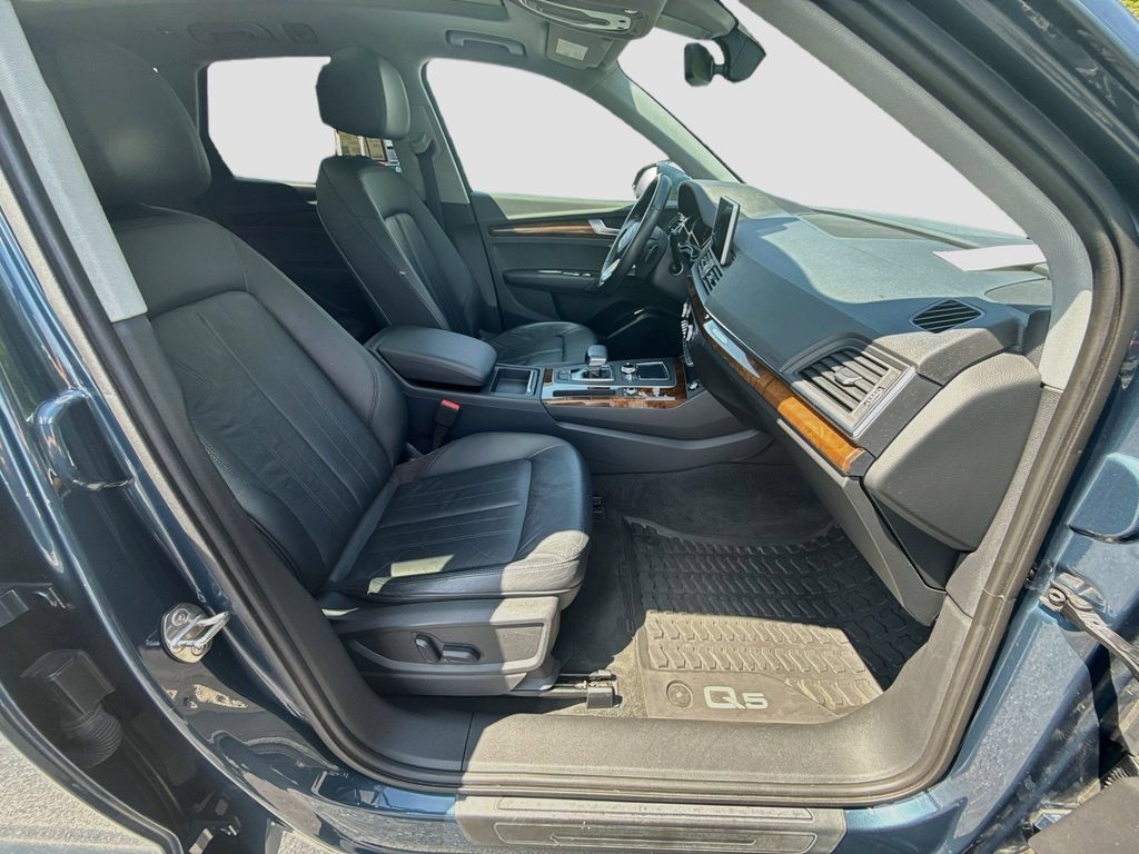 Used 2018 Audi Q5 2.0T Premium AWD/4WD image 32