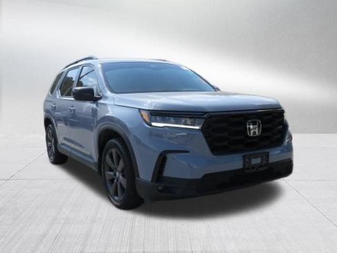Used 2025 Honda Pilot Sport image 7