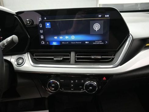 Used 2024 Chevrolet Trax LT w/ Driver Confidence Package FWD image 10