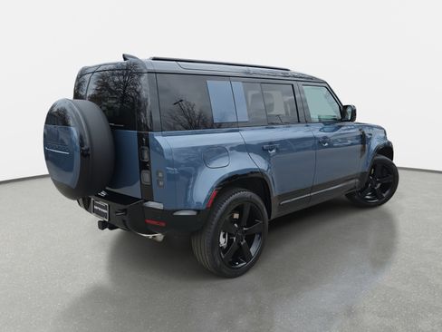 New 2026 Land Rover Defender 110 X-Dynamic SE image 5
