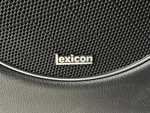 Used 2025 Genesis GV70 2.5T w/ Sport Prestige Package image 27