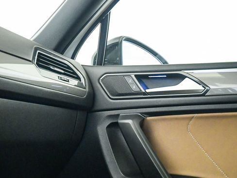 Used 2023 Volkswagen Tiguan SE R-Line image 23