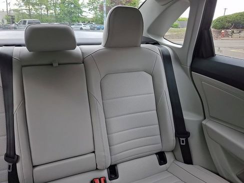 Used 2022 Volkswagen Jetta SE w/ Panoramic Sunroof Package FWD image 20