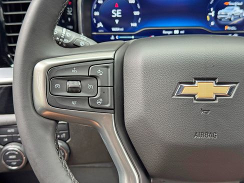 Used 2023 Chevrolet Silverado 1500 LT AWD/4WD image 19