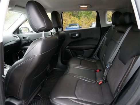 Used 2018 Jeep Compass Latitude w/ Cold Weather Group image 11