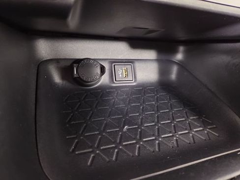 Used 2025 Toyota RAV4 XLE AWD/4WD image 25