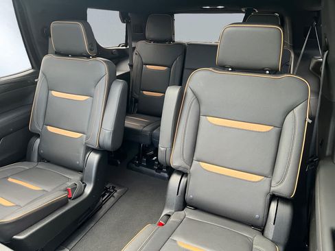 Used 2023 GMC Yukon AT4 w/ AT4 Premium Plus Package AWD/4WD image 19