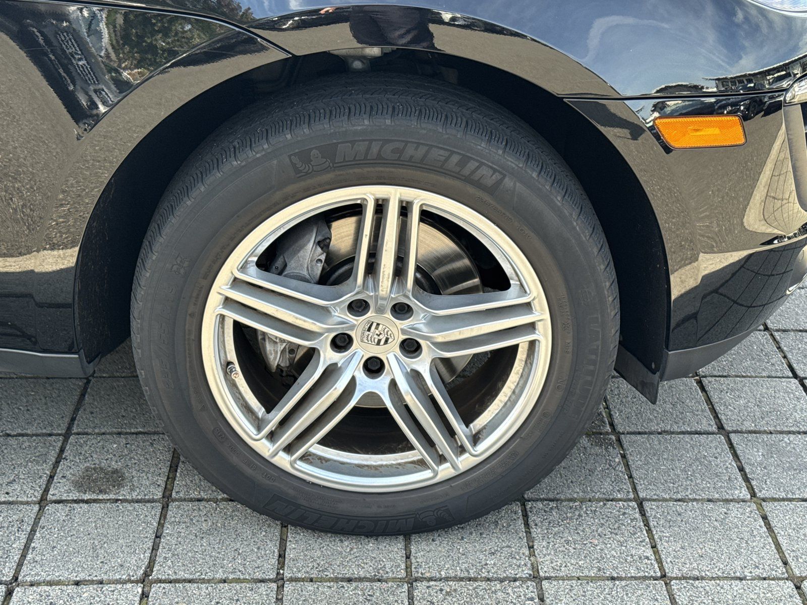 Used 2018 Porsche Macan AWD/4WD image 11