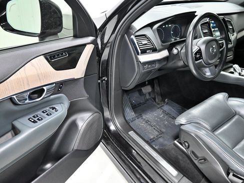 Used 2021 Volvo XC90 T8 Inscription w/ Advanced Package AWD/4WD image 4