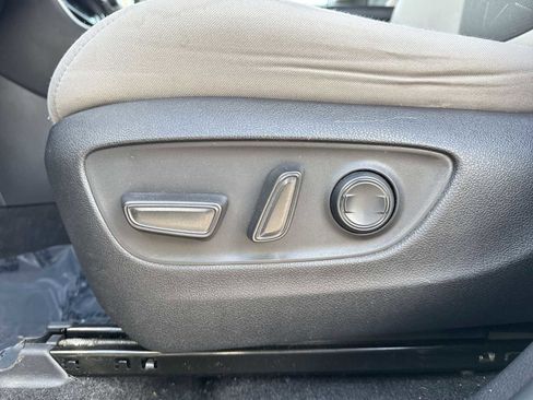 Used 2022 Toyota RAV4 XLE image 16