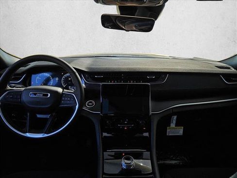 New 2025 Jeep Grand Cherokee Laredo X image 13