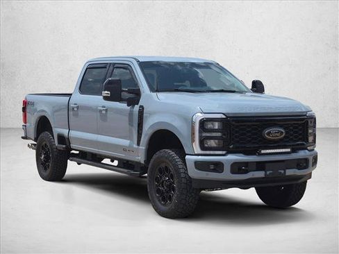 Used 2025 Ford F250 Lariat w/ Lariat Ultimate Package AWD/4WD image 3