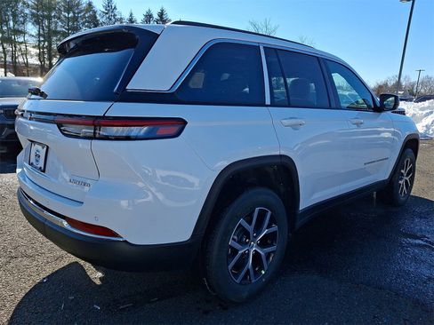 New 2025 Jeep Grand Cherokee Limited image 3