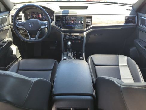 Used 2023 Volkswagen Atlas Cross Sport SE w/ Panoramic Sunroof Package FWD image 15