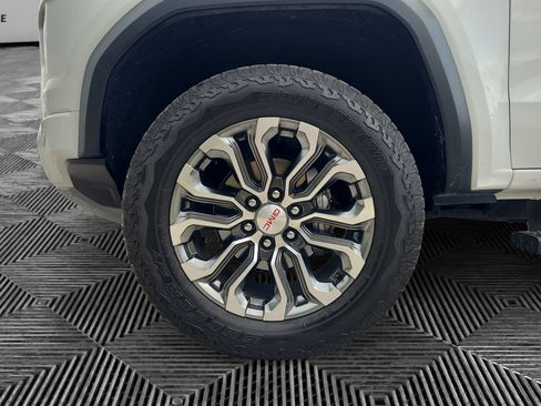 Used 2023 GMC Canyon Denali AWD/4WD image 14