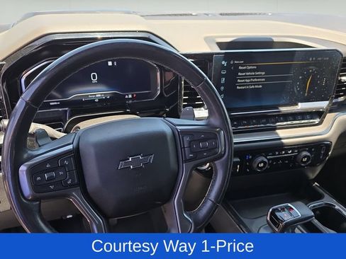 Used 2022 Chevrolet Silverado 1500 ZR2 w/ Technology Package AWD/4WD image 12