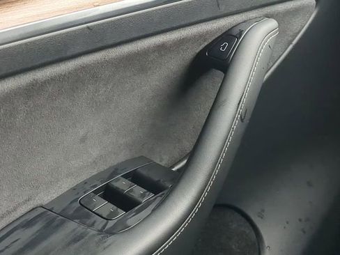 Used 2023 Tesla Model Y Performance AWD/4WD image 26