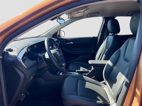 Used 2024 Buick Encore GX Sport Touring w/ Comfort Package image 10