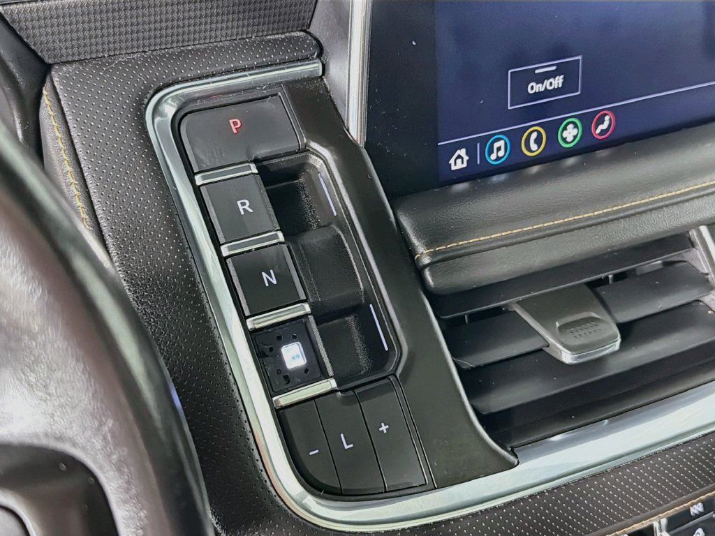 Used 2021 GMC Yukon AT4 AWD/4WD image 16