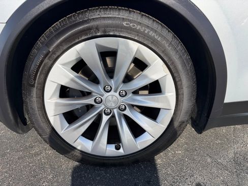 Used 2018 Tesla Model X 75D image 61