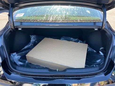 New 2026 Hyundai Elantra Sport image 18