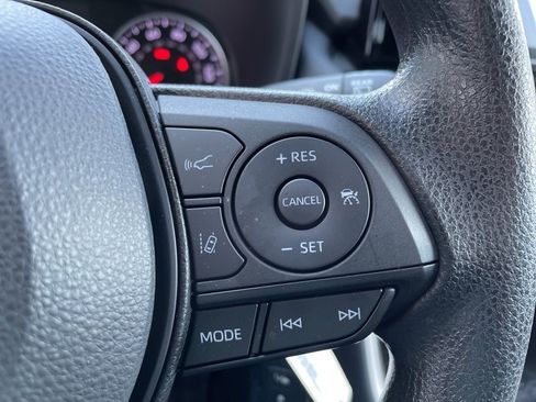 Used 2022 Toyota RAV4 LE image 14