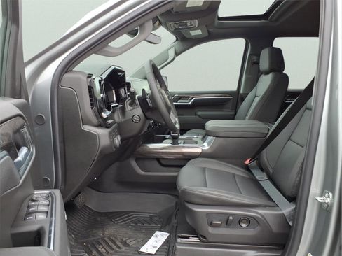 New 2026 Chevrolet Silverado 1500 LTZ w/ LTZ Premium Package image 14