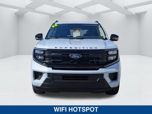 Used 2025 Ford Expedition Active image 8