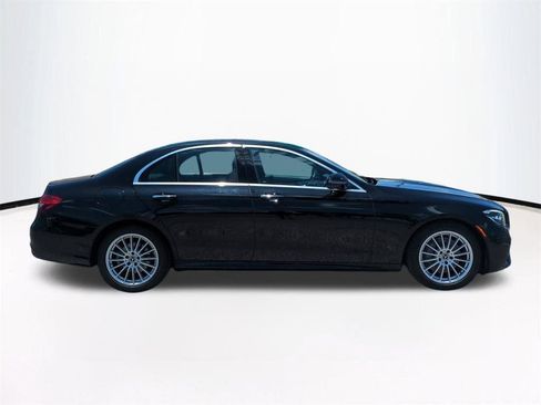 Used 2022 Mercedes-Benz E 350 Sedan image 4