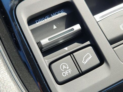 New 2025 Honda Pilot Touring image 17