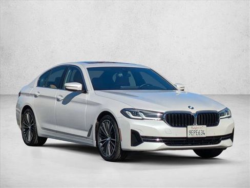 Certified 2023 BMW 530i w/ Convenience Package image 3