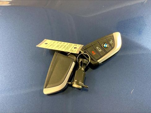 Used 2023 BMW 330i xDrive 330i xDrive image 15