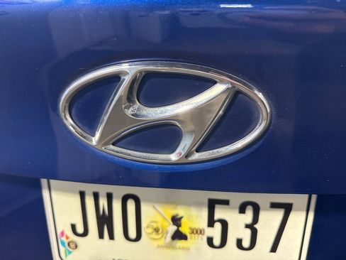 Used 2022 Hyundai Accent SE image 16