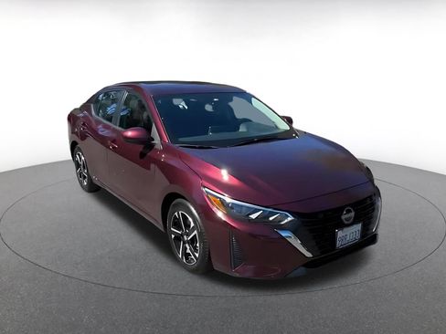 Used 2025 Nissan Sentra SV FWD image 3