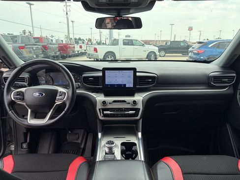 Used 2023 Ford Explorer XLT w/ Equipment Group 202A AWD/4WD image 28