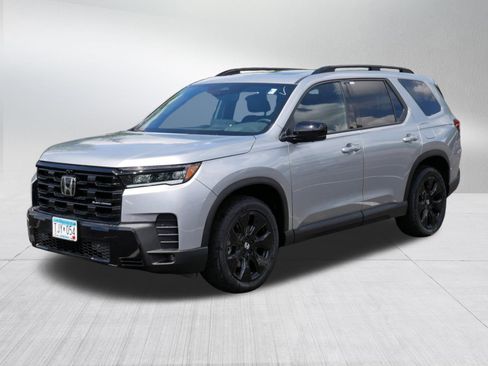 Certified 2026 Honda Pilot Black Edition image 3