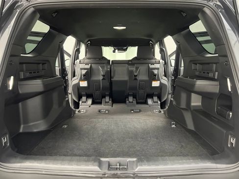 Used 2025 Toyota 4Runner SR5 image 30