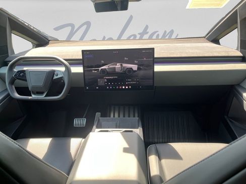 Used 2024 Tesla Cybertruck Cyberbeast AWD/4WD image 17