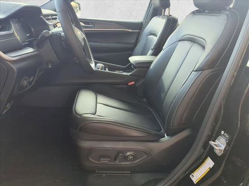 New 2025 Jeep Grand Cherokee Limited w/ Luxury Tech Group II image 4