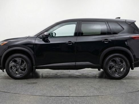 Used 2025 Nissan Rogue SV image 5