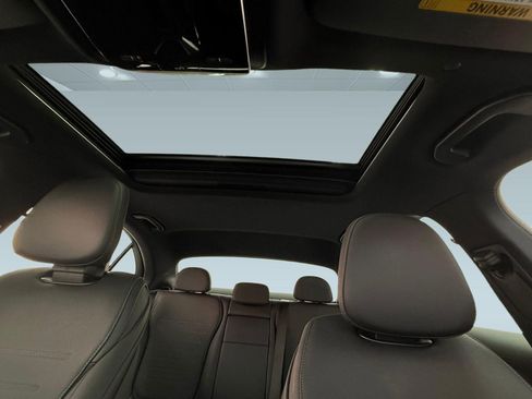 Used 2023 Mercedes-Benz C 300 Sedan image 13