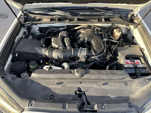 Used 2016 Toyota 4Runner SR5 RWD image 21