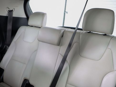 Used 2024 Kia Telluride EX w/ EX Captain's Chair Package image 26