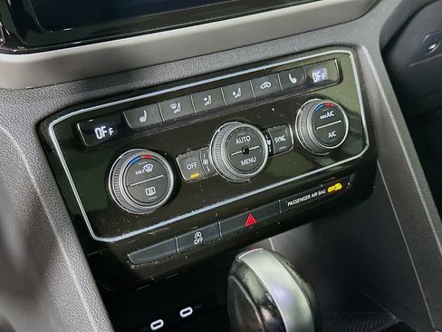 Used 2023 Volkswagen Atlas Cross Sport SE FWD image 14