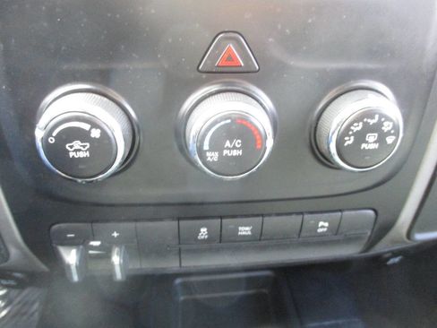 Used 2015 RAM 2500 Tradesman w/ Chrome Appearance Group image 37