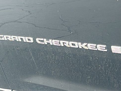 Used 2023 Jeep Grand Cherokee L Summit AWD/4WD image 9