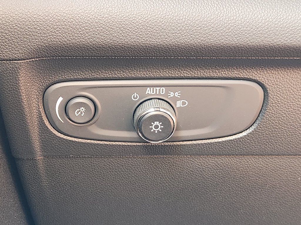 Used 2021 Buick Envision Preferred FWD image 23