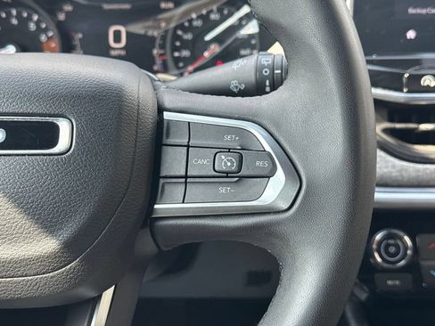 Used 2024 Jeep Compass Latitude AWD/4WD image 29