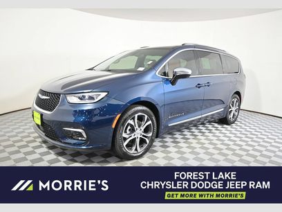 Used 2025 Chrysler Pacifica Pinnacle w/ Trailer Tow Group