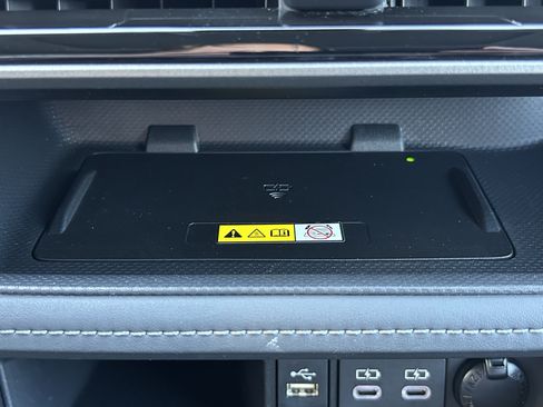 Used 2023 Toyota Highlander XLE AWD/4WD image 33